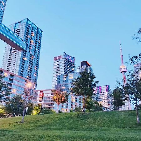 Upscale Downtown Toronto Condos By Cn Tower Dış mekan fotoğraf