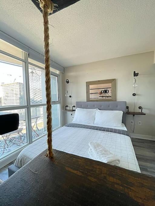 Upscale Downtown Toronto Condos By Cn Tower Dış mekan fotoğraf