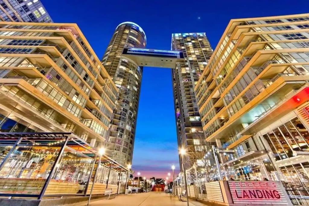 Upscale Downtown Toronto Condos By Cn Tower Dış mekan fotoğraf