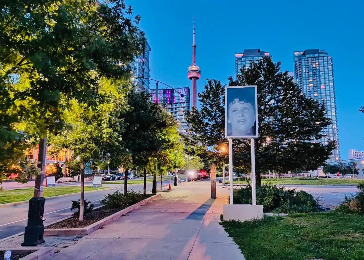 Upscale Downtown Toronto Condos By Cn Tower Dış mekan fotoğraf